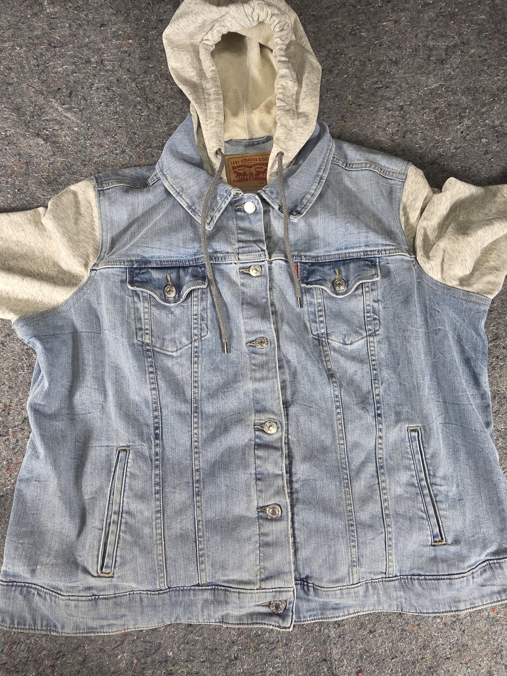 Levi’s Women’s 3X Hooded Denim Trucker Jacket Gray Sweatshirt Sleeves
